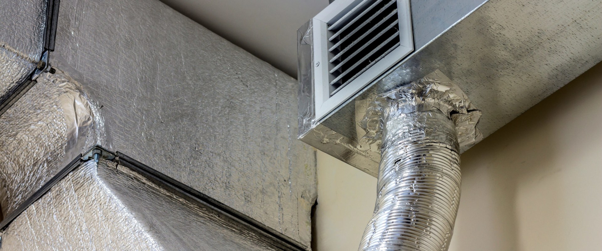 What Causes Leaky Ducts in Your Home? - A Comprehensive Guide